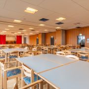 Ganzer Saal von der Küche aus